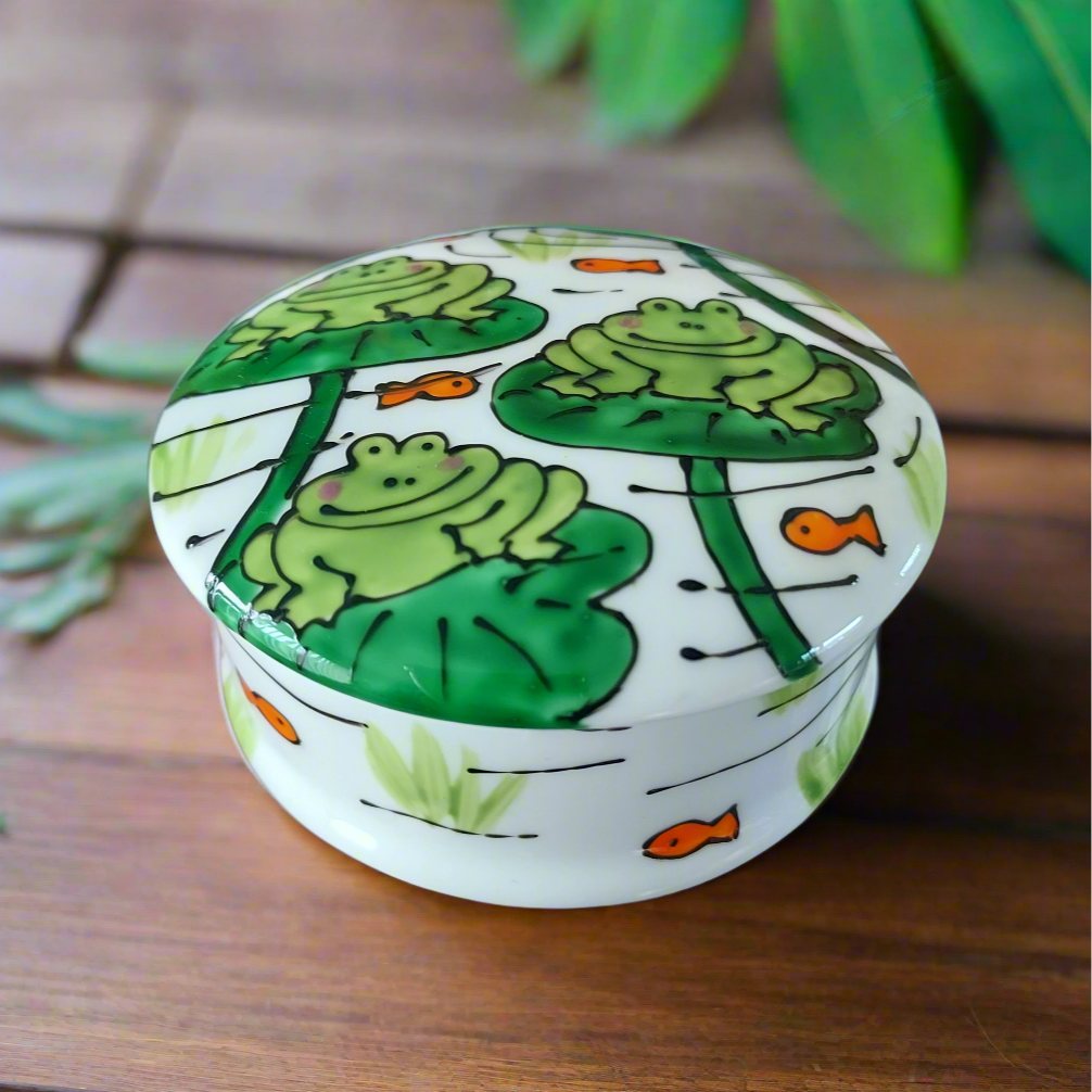 Laura Lee Designs frog trinket box