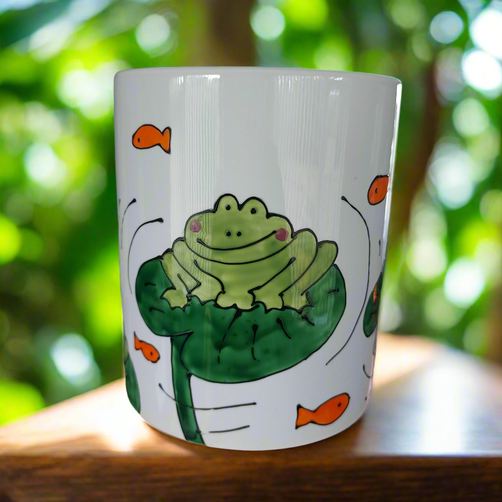 Frog pot Laura Lee Designs